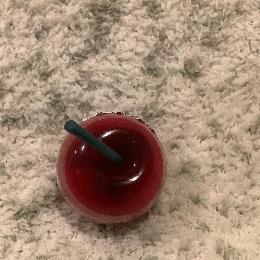 Red Cherry Lip Gloss NWT Beauty Treats cruelty Free 1.5” x 1.5” - Picture 8 of 14